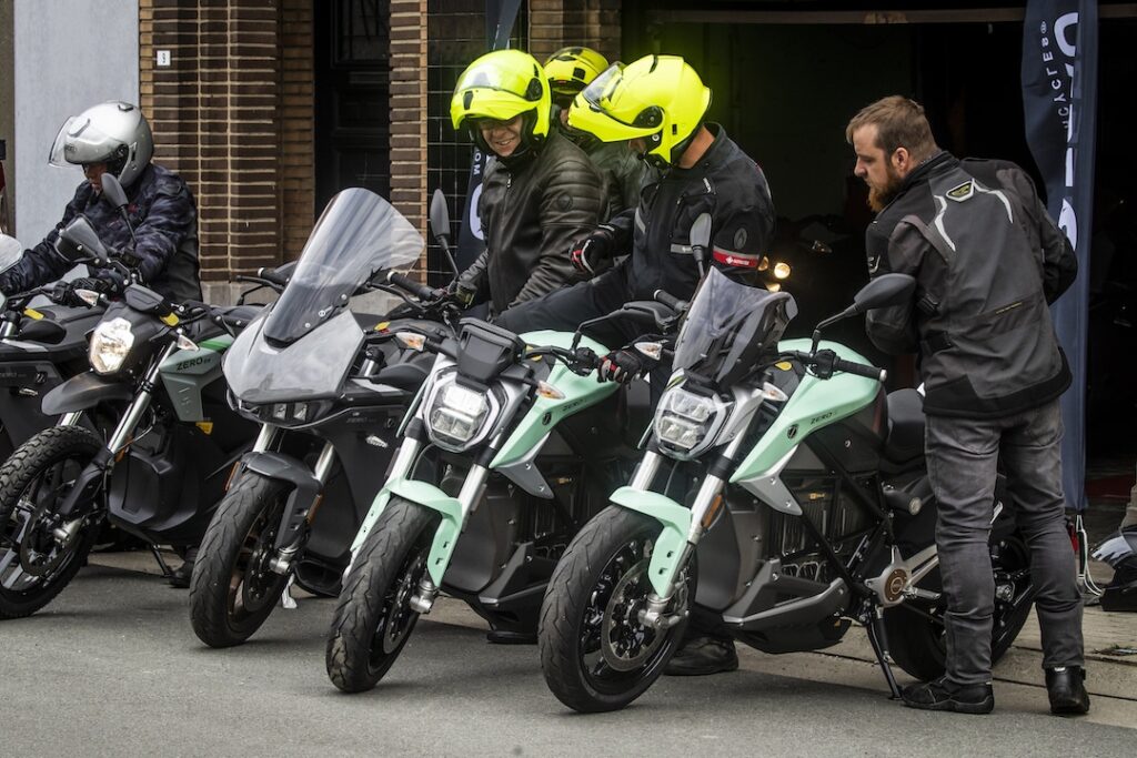 Lezerstest Zero Motorcycles
